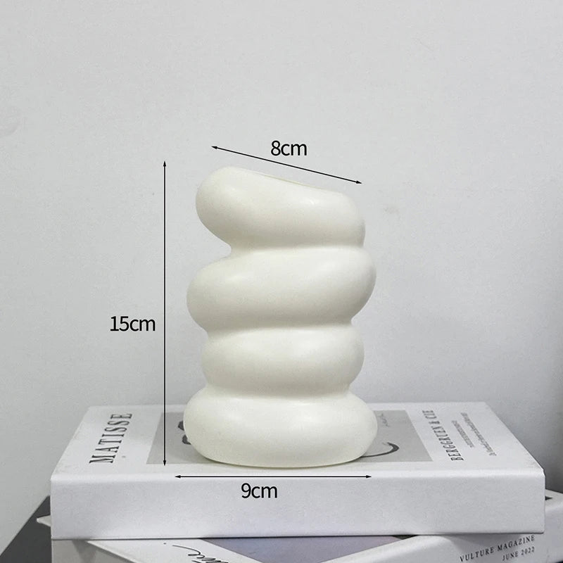 Imitation Ceramic Vase Modern White Plastic Flower Vase Creative Spiral Boho Aesthetic Irregular Flower Vases Wedding Home Decor