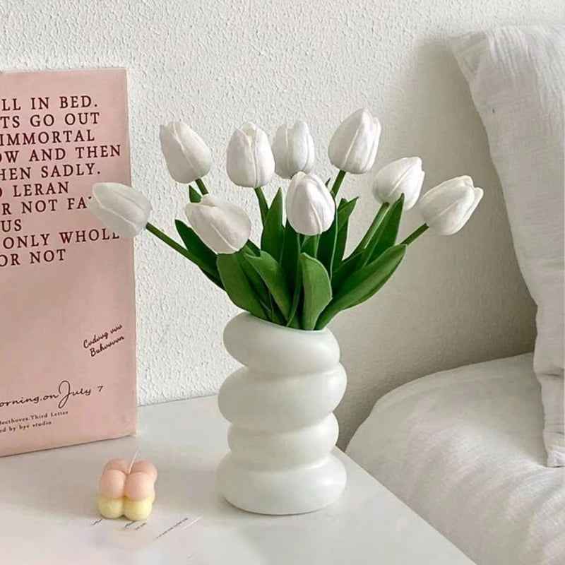 Imitation Ceramic Vase Modern White Plastic Flower Vase Creative Spiral Boho Aesthetic Irregular Flower Vases Wedding Home Decor